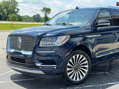 Used 2020 Lincoln Navigator Reserve w/ Luxury Package AWD/4WD image 2