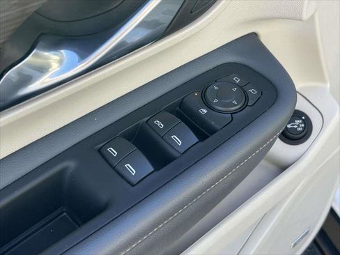 Used 2022 GMC Terrain Denali image 18