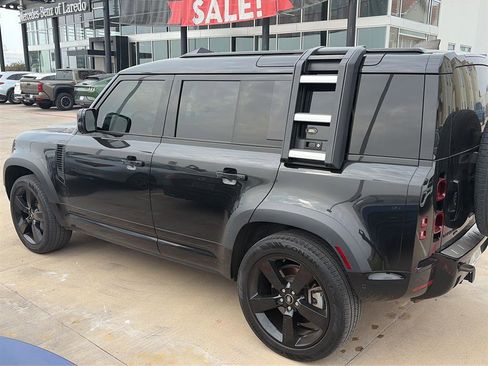 Used 2023 Land Rover Defender 110 X-Dynamic SE image 2