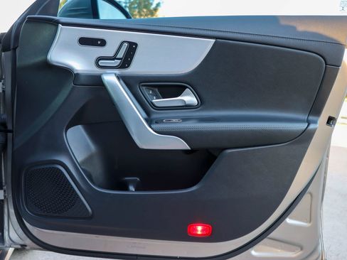 Used 2020 Mercedes-Benz CLA 250 image 10