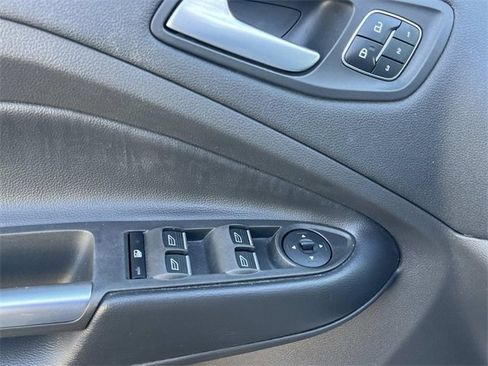 Used 2019 Ford Escape Titanium image 28