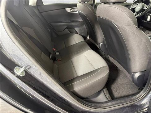 Used 2022 Kia Forte LXS FWD image 15