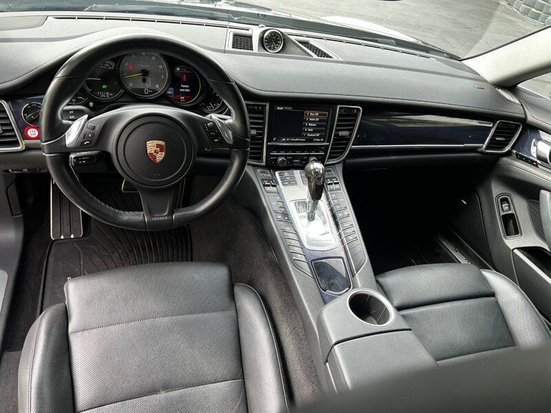 Used 2014 Porsche Panamera S RWD image 19