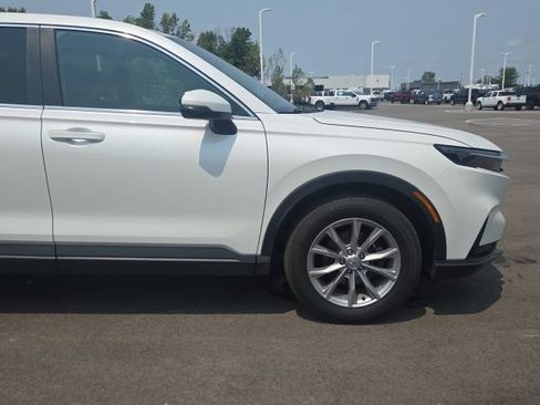 Used 2025 Honda CR-V EX image 4