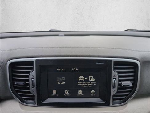 Used 2017 Kia Sportage EX image 12