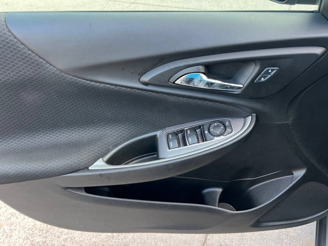 Used 2025 Chevrolet Malibu LT FWD image 12