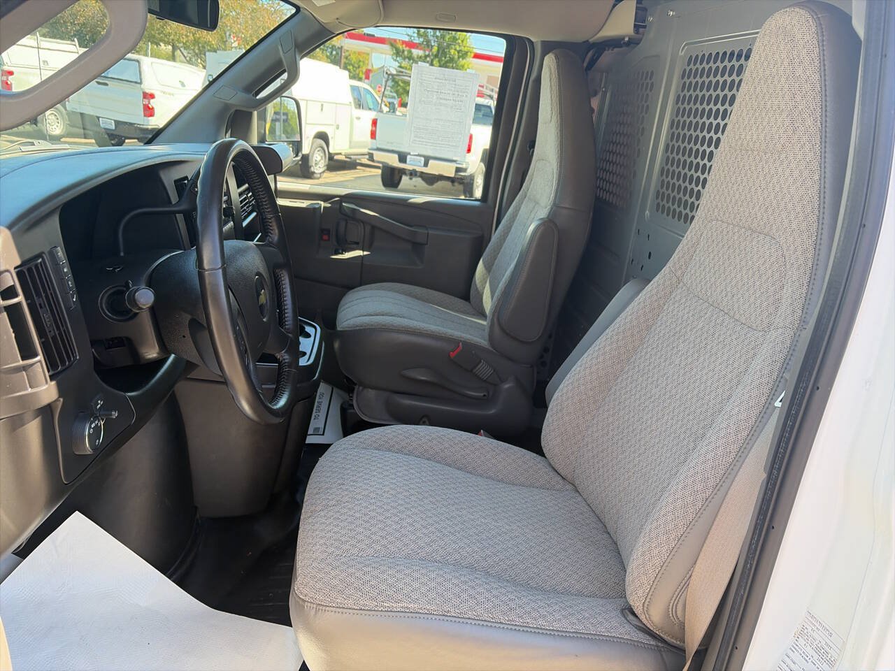 Used 2022 Chevrolet Express 2500 w/ Driver Convenience Package RWD image 9