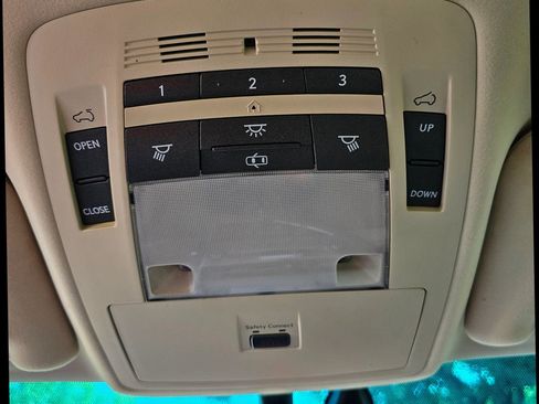 Used 2012 Lexus RX 450h AWD image 36