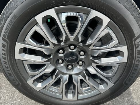 Used 2023 GMC Yukon XL Denali Ultimate AWD/4WD image 13
