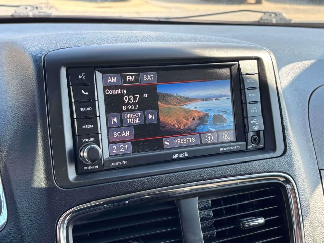 Used 2017 Dodge Grand Caravan SE w/ Power Window Group FWD image 17