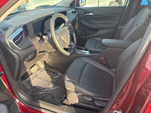 Used 2024 Buick Encore GX Sport Touring image 5