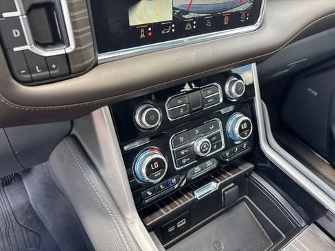 Used 2023 GMC Yukon Denali w/ Denali Reserve Package AWD/4WD image 25