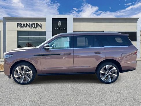 New 2026 Lincoln Navigator Black Label AWD/4WD image 4