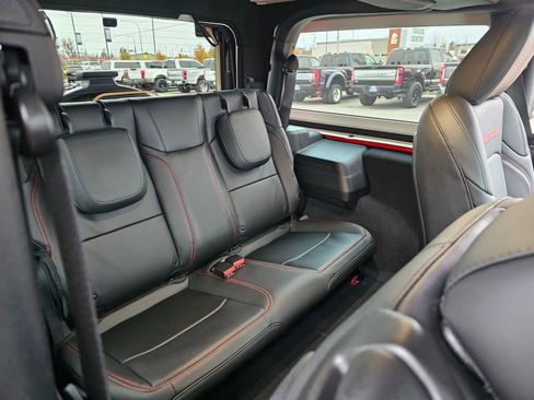 Used 2024 Jeep Wrangler Rubicon w/ Technology Group image 12