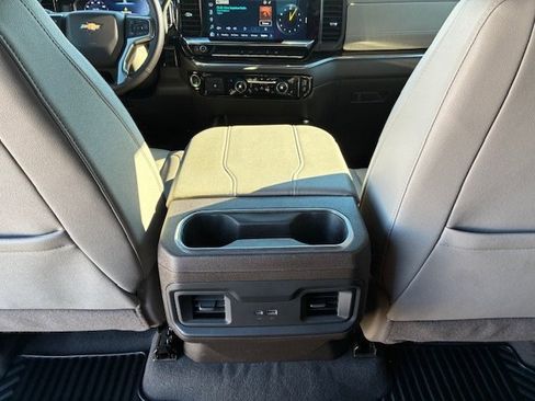 Used 2025 Chevrolet Silverado 3500 LT image 19