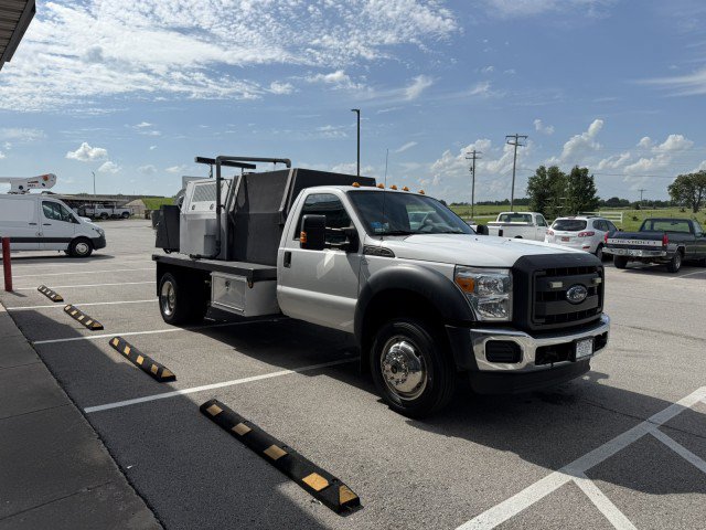 Used 2015 Ford F550 2WD Regular Cab Super Duty image 4