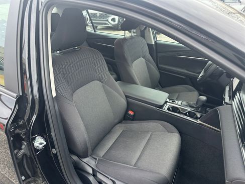 Used 2025 Toyota Camry LE image 35