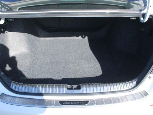 Used 2018 Honda Accord Sedan image 7