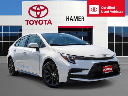 Used 2026 Toyota Corolla SE FWD image 1
