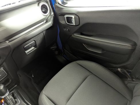 Used 2022 Jeep Wrangler Unlimited Sahara w/ LED Lighting Group image 20