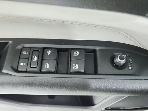 Used 2022 Jeep Compass Limited w/ Elite Group AWD/4WD image 10