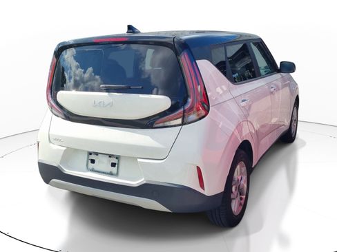 Used 2023 Kia Soul S FWD image 8