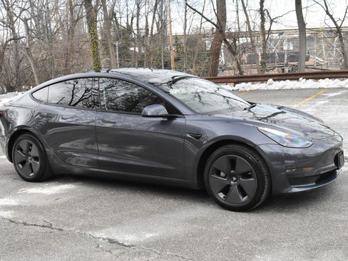 Used 2022 Tesla Model 3 Long Range image 10