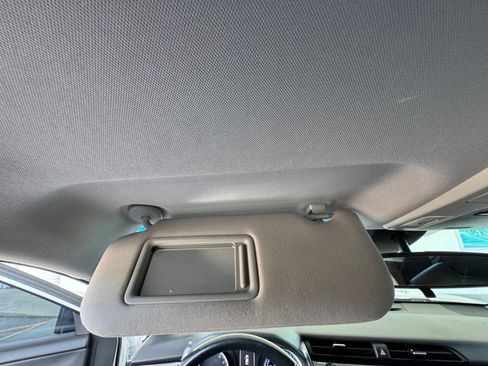 Used 2018 Toyota Camry SE FWD image 35