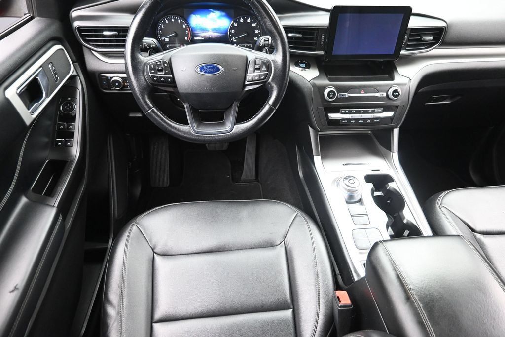 Used 2020 Ford Explorer XLT RWD image 15