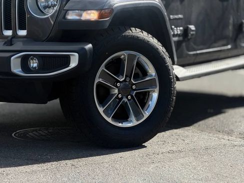 Used 2021 Jeep Wrangler Unlimited Sahara AWD/4WD image 3