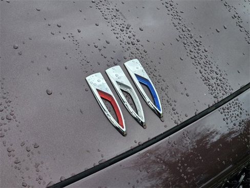 Used 2024 Buick Envision Sport Touring image 4