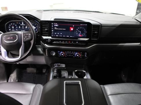 Used 2022 GMC Sierra 1500 SLT w/ SLT Convenience Package AWD/4WD image 32