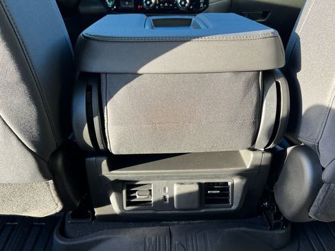 New 2025 GMC Sierra 1500 Elevation image 34