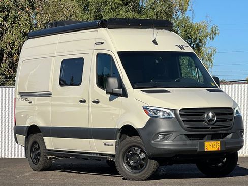 Used 2022 Mercedes-Benz Sprinter 2500 image 2