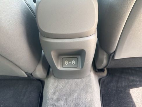 Used 2024 Hyundai Elantra SEL FWD image 14