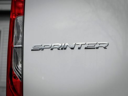 Used 2026 Mercedes-Benz Sprinter 2500 image 9