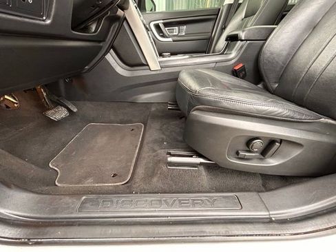 Used 2018 Land Rover Discovery Sport HSE image 30