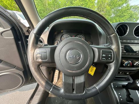Used 2016 Jeep Patriot High Altitude image 18