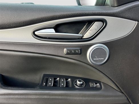 Used 2019 Alfa Romeo Stelvio Ti Sport w/ Quick Order Package 22S Sport image 19