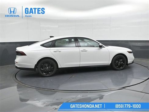 New 2025 Honda Accord SE image 3