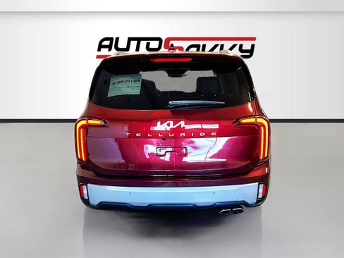 Used 2023 Kia Telluride SX image 6