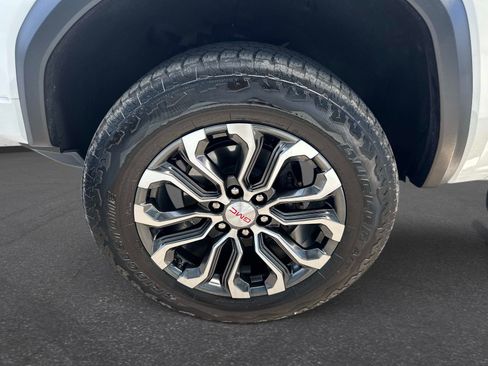 Used 2024 GMC Canyon Denali AWD/4WD image 10