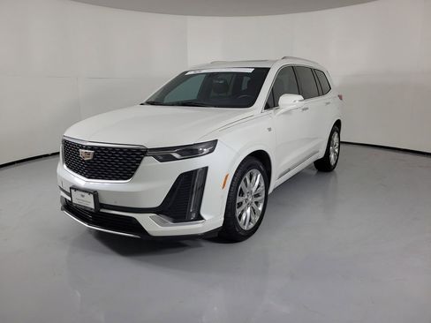 Certified 2024 Cadillac XT6 Premium Luxury w/ Technology Package FWD image 2