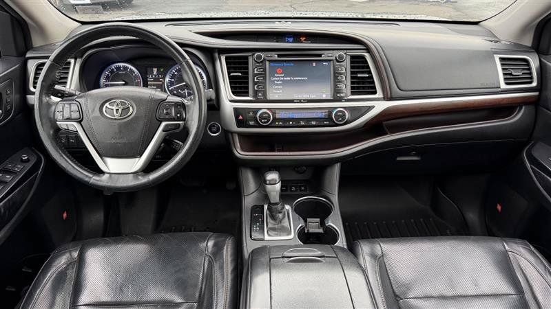 Used 2015 Toyota Highlander Limited Platinum AWD/4WD image 22