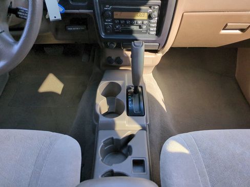 Used 2002 Toyota Tacoma PreRunner w/ SR5 Pkg w/ Chrome Pkg RWD image 19
