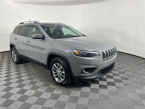 Certified 2019 Jeep Cherokee Latitude Plus w/ Cold Weather Group image 11