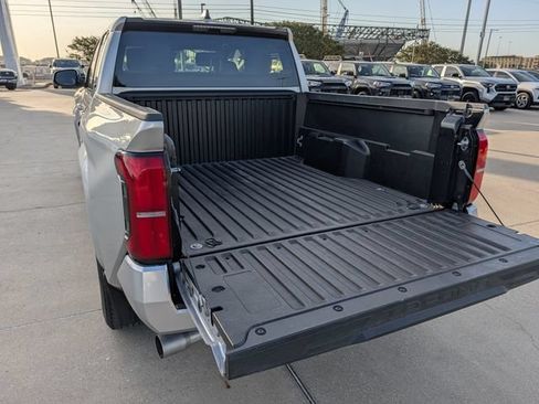 Used 2024 Toyota Tacoma SR5 AWD/4WD image 28