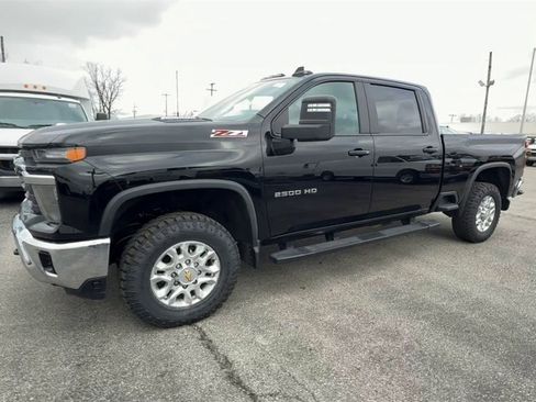 Used 2024 Chevrolet Silverado 2500 LT image 4