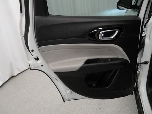 Used 2023 Jeep Compass Limited image 44