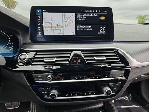 Certified 2023 BMW 530e w/ M Sport Package image 20
